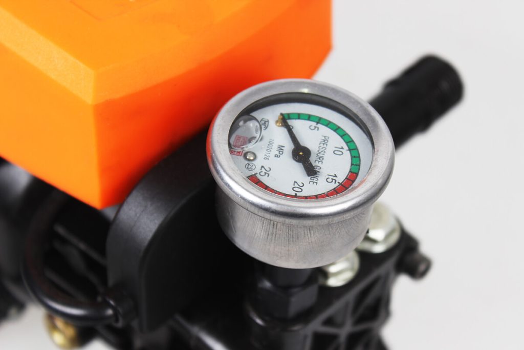 1 5kw 60bar portable pressure washer details 2
