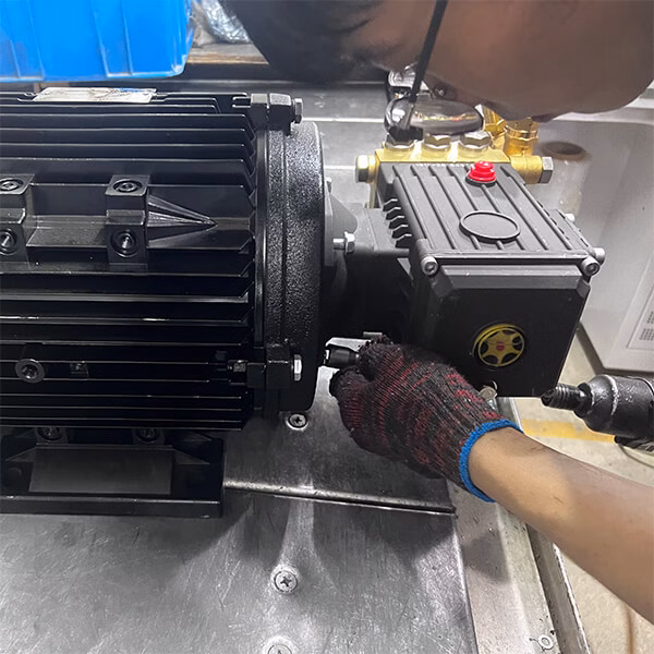 pressure washer pump assembly