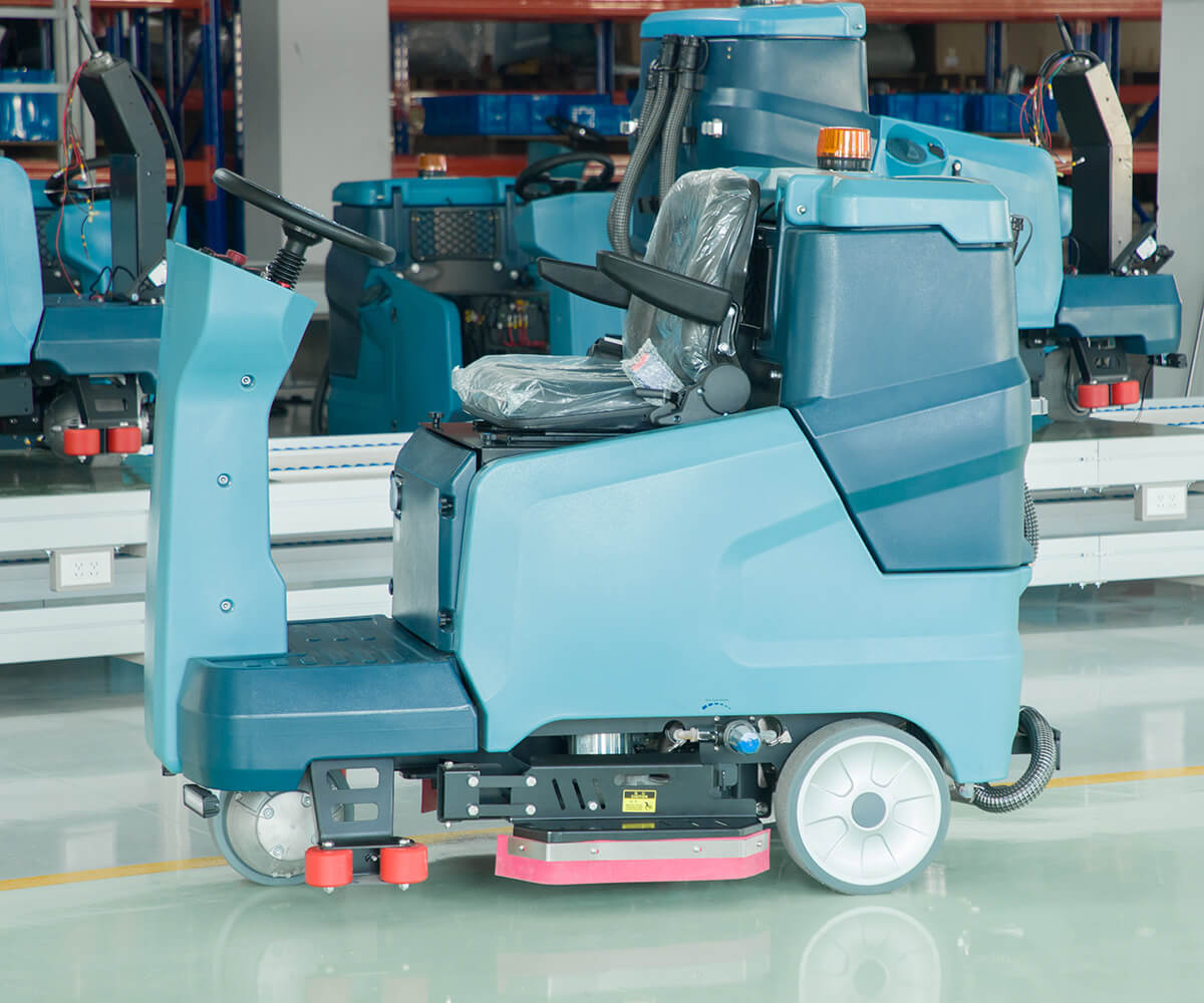 industrial electric ride on floor scrubber machine