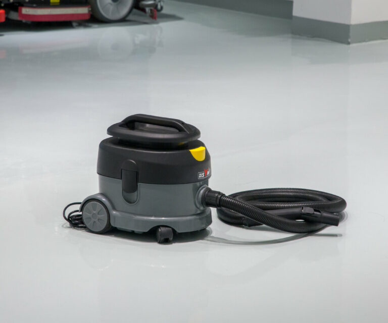 1200w 10liter plastic tank vacuum cleaner