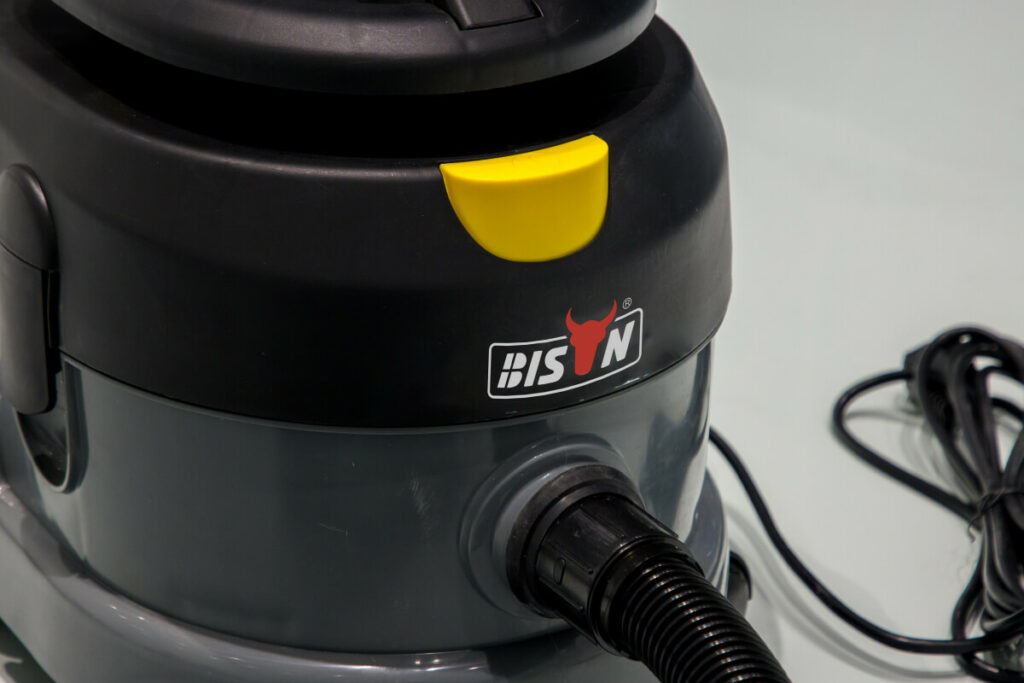 1200w 10liter plastic tank vacuum cleaner details 2