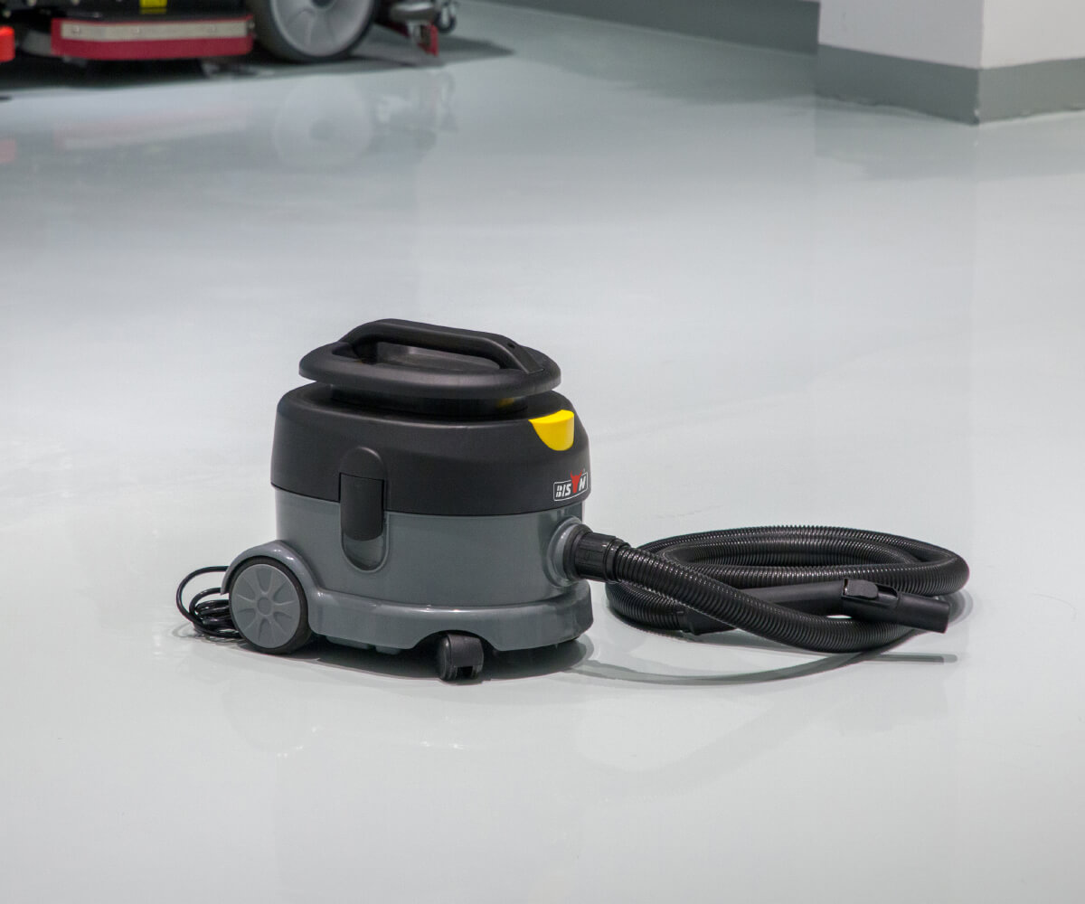 1200w 10liter plastic tank vacuum cleaner