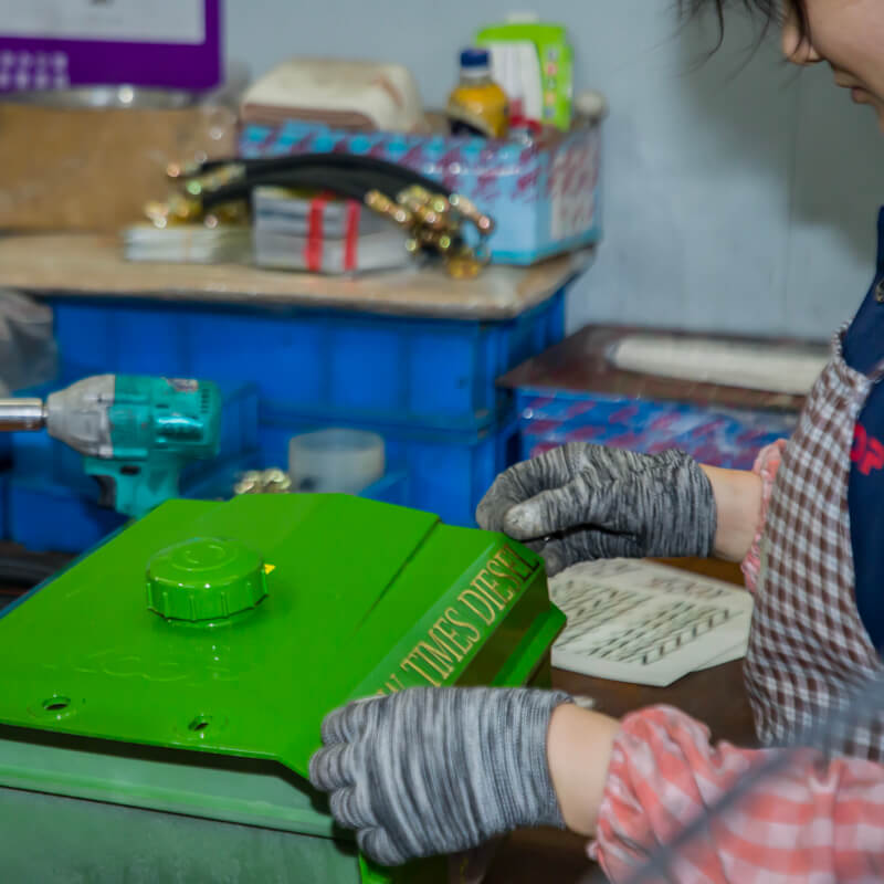 nhãn dán vệ sinh động cơ